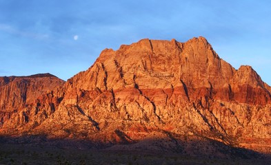 Fototapeta na wymiar red rock at sunrise