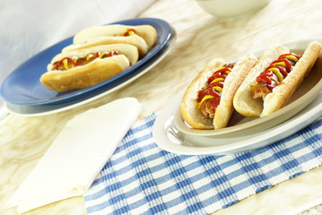 hotdogs and buns