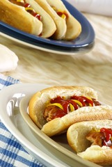hotdogs and buns