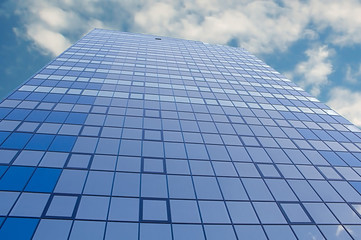 Fototapeta na wymiar windows of modern business building