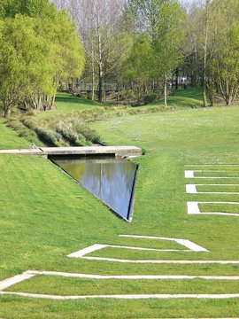 &eacute;tang du parc saint pierre &agrave; amiens