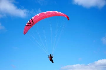 Rolgordijnen paraglider © emeraldphoto