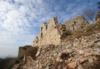 Fototapeta na wymiar scenic ruins of old castle