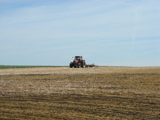 traktor unter freien himmel