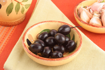 olives and garlic
