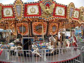 merry go round © elden