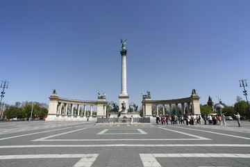 Fototapeta na wymiar budapest - piazza degli eroi