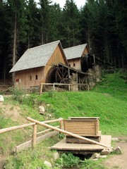 gold ore water mills