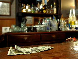 tip money on the bar