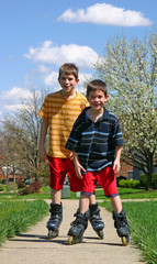 Fototapeta premium brothers roller-blading