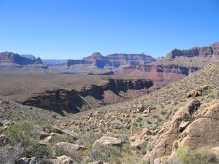 Fototapeta na wymiar góry i suchej roślinności, Grand Canyon National Park, Stany