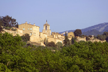 village de provence maubec