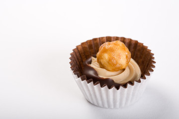 praline - creme mit haselnuss