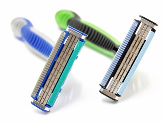 zoom sur deux rasoirs