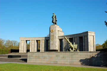 sowjetisches ehrenmal