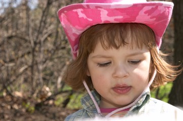 girl in  a hat