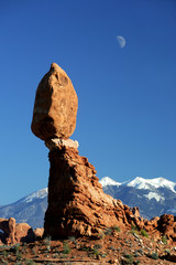 Fototapeta na wymiar Balanced Rock