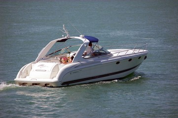 cabin cruiser