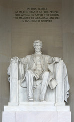 the statue of abraham lincoln