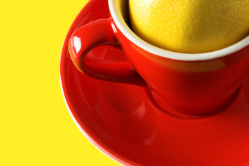 tea cup with lemon