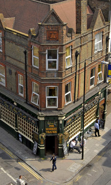london pub