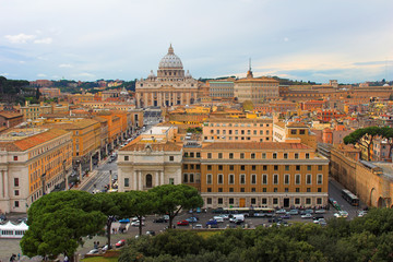 Fototapeta na wymiar Świętego Piotra na Watykanie, widok panoramiczny