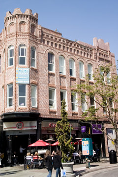 cafe and architecture of 3rd st promenade