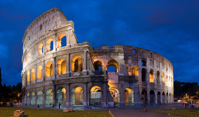 Colosseum van Rome in de schemering