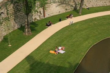 pelouse du ch&acirc;teau