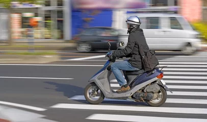 Papier Peint photo autocollant Japon scooter in motion