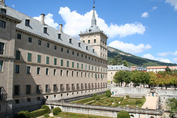 Fototapeta na wymiar the royal monastery el escorial, spain. east facade and the gard