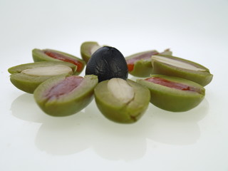 oliven halbiert