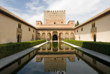 alhambra pool reflection - obrazy, fototapety, plakaty