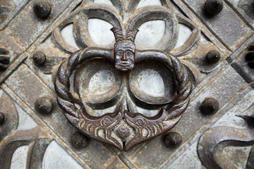 door knocker