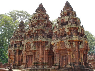 three stupa khmer,  preah ko, angkor temples, cambodgia
