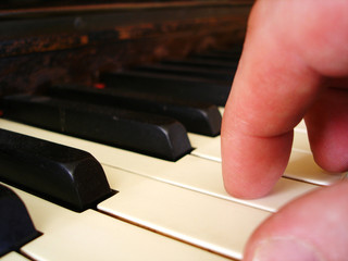 Fototapeta na wymiar pianista