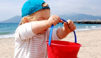 bébé a la plage