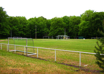 fu&szlig;ballplatz