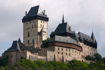 Fototapeta na wymiar Czeski zamek królewski carlstejn