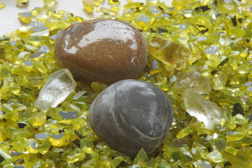 deux galets colorés