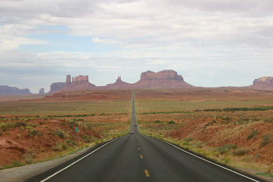 La route du bout du monde &agrave; Monument Valley