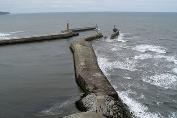 whitby harbour entrance