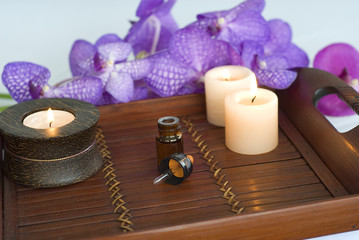 Obraz na płótnie Canvas świece i olej aromaterapia