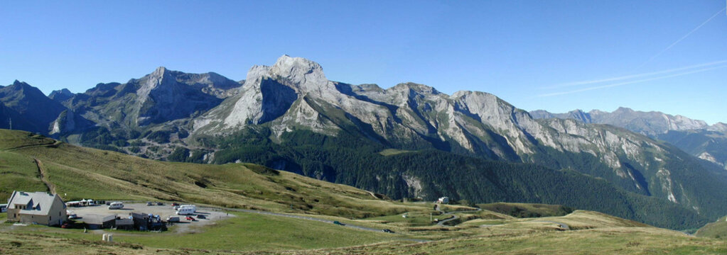 panorama vu du col d'aubisque - pyr&eacute;n&eacute;es