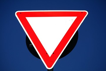 Bilder und Videos suchen: &ldquo;vorfahrt achten&rdquo;