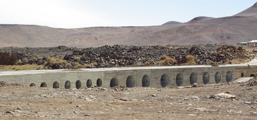pont de passage d'oued dans le hoggar