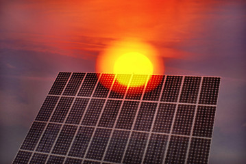Photovoltaik, Solarmodul mit Sonne, Copyspace