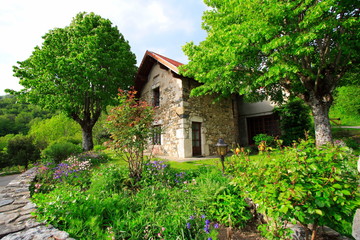Fototapeta na wymiar dom i ogród