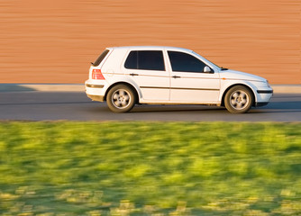 Fototapeta na wymiar mały samochód sportowy