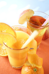 apfelsaft und orangensaft